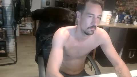 Snapshot of nonnyme chatting on October 19, 8:12 pm Isaac online show from October 19, 8:12 pm
