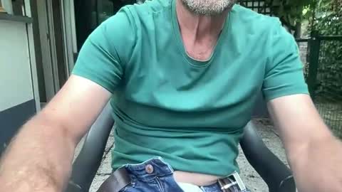 Snapshot of noux69 chatting on September 10, 2:16 pm noux69 online show from September 10, 2:16 pm