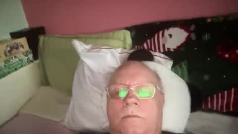 nukiss online show from November 25, 1:02 pm