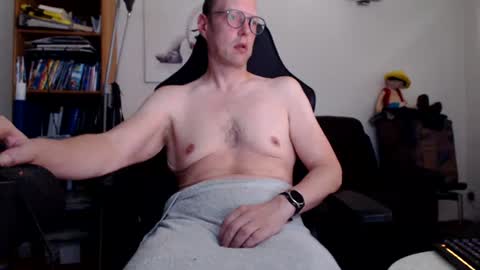nursefan online show from June 26, 11:46 am