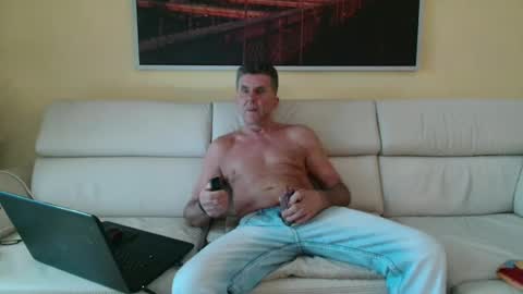 Snapshot of nymphomanboy chatting on January 16, 7:28 am Marc online show from January 16, 7:28 am