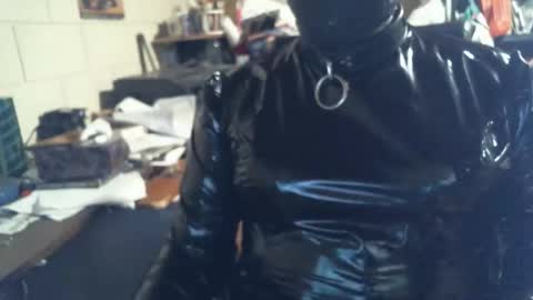 Snapshot of oddobsessions chatting on October 24, 2:02 am oddobsessions online show from October 24, 2:02 am