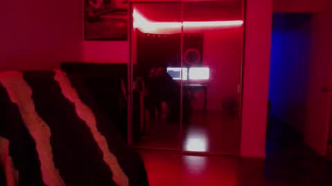 Money online show from November 28, 12:07 pm