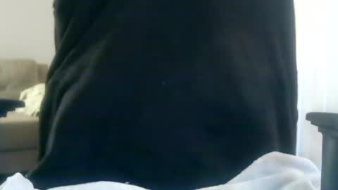 Snapshot of oilonmyballs chatting on September 17, 1:01 pm WATCH ME PUT OIL ON MY BALLS online show from September 17, 1:01 pm