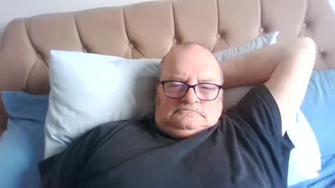 old_fkr online show from February 20, 10:27 am