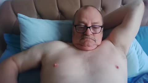 old_fkr online show from February 25, 9:42 am