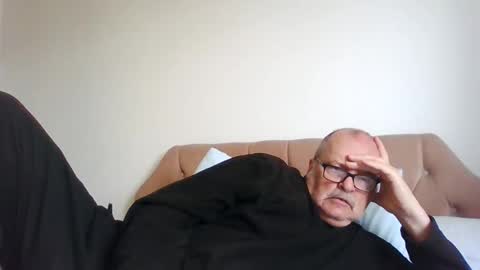 Snapshot of old_fkrr_ chatting on October 10, 10:53 am old_fkrr_ online show from October 10, 10:53 am