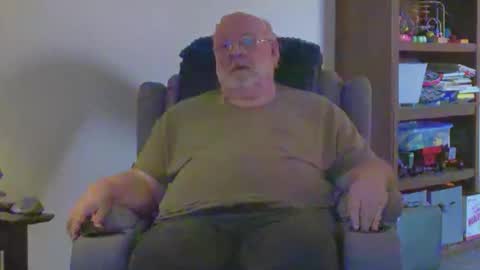 old_guy111 online show from May 17, 12:41 am