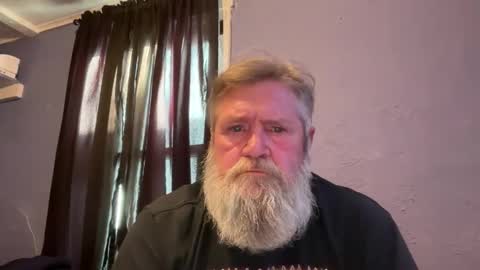 olderguyplayin online show from April 25, 1:41 pm