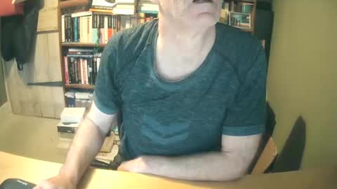 Snapshot of oldhairybastard chatting on December 7, 10:45 am oldhairybastard online show from December 7, 10:45 am