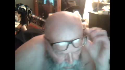 oldman196262 online show from February 16, 5:37 am