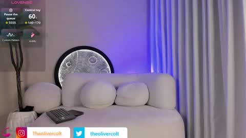 oliver_colt__ online show from May 18, 9:08 pm