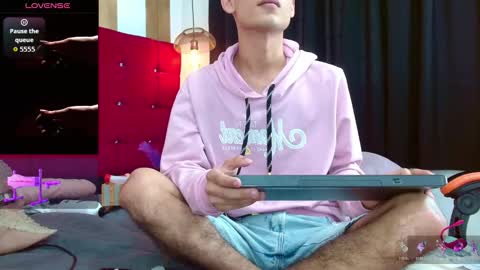 Snapshot of oliver_king_sex chatting on September 14, 3:47 pm Oliver Smith online show from September 14, 3:47 pm