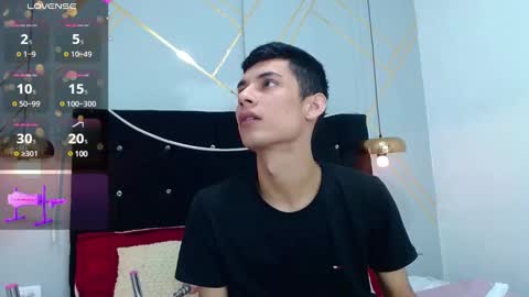 Snapshot of oliver_king_sex chatting on January 3, 4:37 pm Oliver Smith online show from January 3, 4:37 pm
