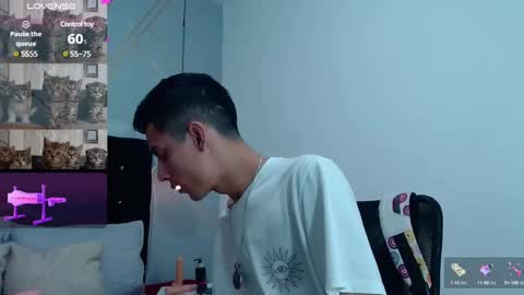 Snapshot of oliver_king_sex chatting on January 17, 4:59 pm Oliver Smith online show from January 17, 4:59 pm