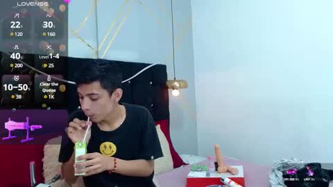 Snapshot of oliver_king_sex chatting on January 4, 4:54 pm Oliver Smith online show from January 4, 4:54 pm