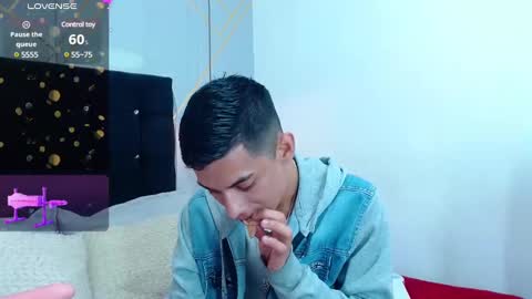 Snapshot of oliver_king_sex chatting on January 14, 5:45 pm Oliver Smith online show from January 14, 5:45 pm