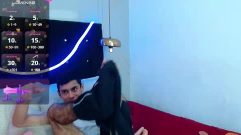 Snapshot of oliver_king_sex chatting on December 6, 5:33 pm Oliver Smith online show from December 6, 5:33 pm