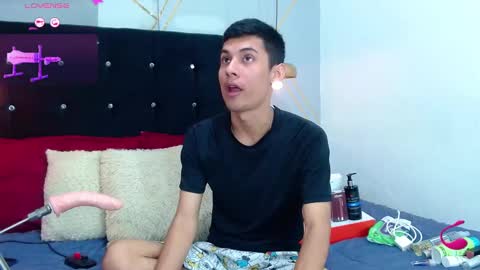 Snapshot of oliver_king_sex chatting on January 31, 4:06 pm Oliver Smith online show from January 31, 4:06 pm