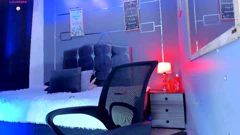 oliver mr  online show from October 14, 8:05 pm