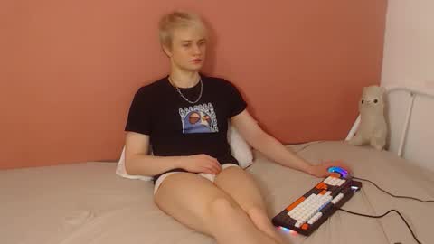 Oliver online show from March 22, 1:10 am