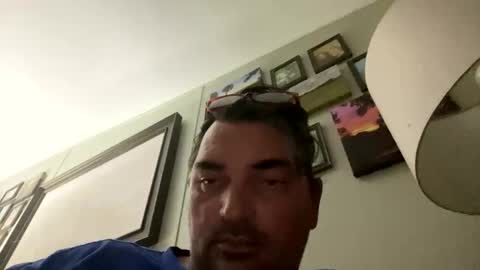 oliverclothesoff1211 online show from May 15, 5:26 am