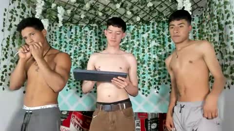 oliverhot_2005 online show from February 23, 7:36 pm