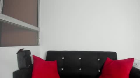 onion_knight420 online show from June 15, 2:36 am