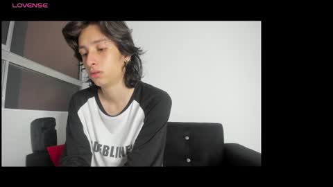 onion_knight420 online show from June 10, 3:41 am