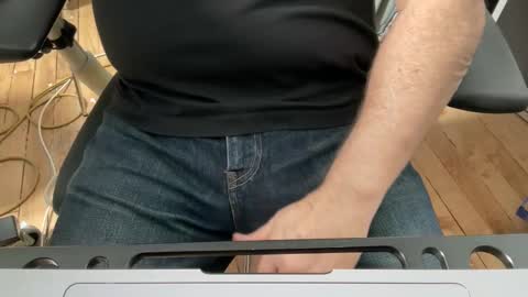 onlocationnyc online show from March 23, 11:10 pm