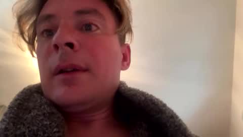 onlyloveyoutwice2016 online show from March 21, 9:36 am