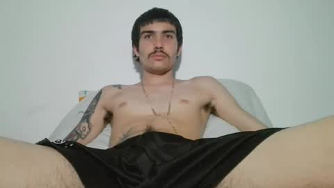 onzas_ online show from February 14, 10:05 pm