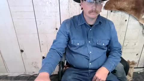 Snapshot of openmindedcowboy chatting on December 24, 7:00 pm kinkynerd online show from December 24, 7:00 pm