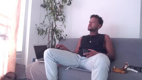 Snapshot of orlando_horny chatting on September 25, 9:02 pm orlando_horny online show from September 25, 9:02 pm