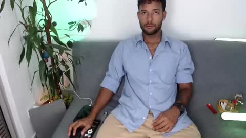Snapshot of orlando_horny chatting on October 7, 2:15 am orlando_horny online show from October 7, 2:15 am
