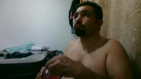 oscarjhe3512 online show from November 16, 2:36 am