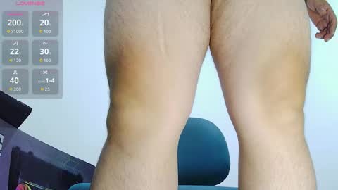 Snapshot of oso_gael chatting on October 8, 6:34 pm Bear Gael online show from October 8, 6:34 pm