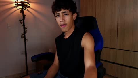 Snapshot of ostin_18hot chatting on March 7, 2:25 am ostin 18hot online show from March 7, 2:25 am