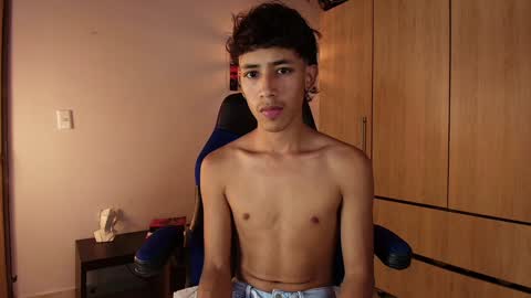 Snapshot of ostin_18hot chatting on January 8, 10:48 pm ostin 18hot online show from January 8, 10:48 pm