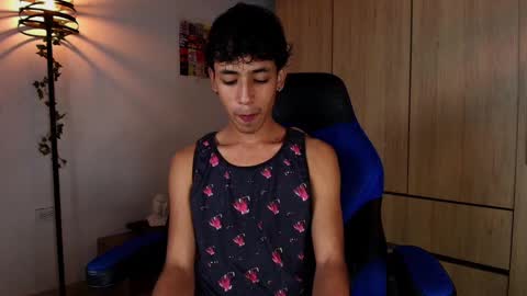 Snapshot of ostin_18hot chatting on February 27, 2:52 am ostin 18hot online show from February 27, 2:52 am