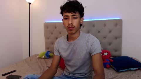 Snapshot of ostin_18hot chatting on October 13, 3:01 am ostin 18hot online show from October 13, 3:01 am