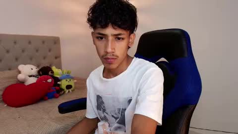 Snapshot of ostin_18hot chatting on October 9, 1:10 am ostin 18hot online show from October 9, 1:10 am