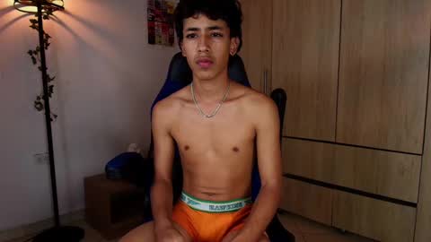Snapshot of ostin_18hot chatting on February 23, 9:58 pm ostin 18hot online show from February 23, 9:58 pm