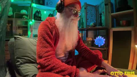 Snapshot of ottozeus chatting on January 18, 7:04 am Otto Zeus online show from January 18, 7:04 am