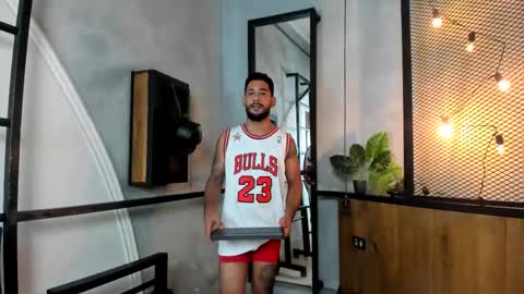 Owen Scott  online show from November 8, 4:48 am