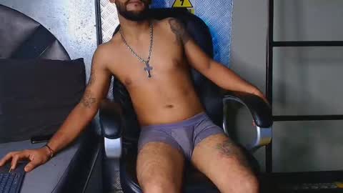 Owen Scott  online show from November 15, 7:10 am