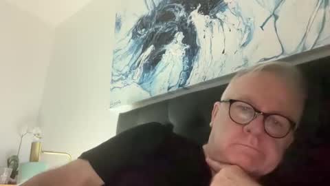 Snapshot of ozhairybearxxxx chatting on December 21, 12:49 pm ozhairybearxxxx online show from December 21, 12:49 pm
