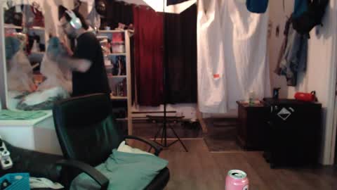 Ozzie Baker online show from September 29, 1:37 am