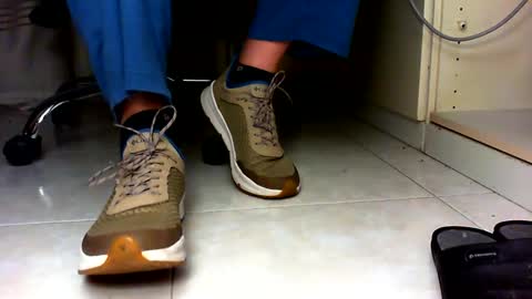 Snapshot of pablomenesssl chatting on December 23, 9:08 pm Pablo Meness online show from December 23, 9:08 pm