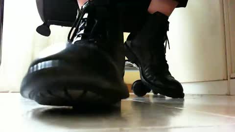 Snapshot of pablomenesssl chatting on February 28, 12:20 pm Pablo Meness online show from February 28, 12:20 pm